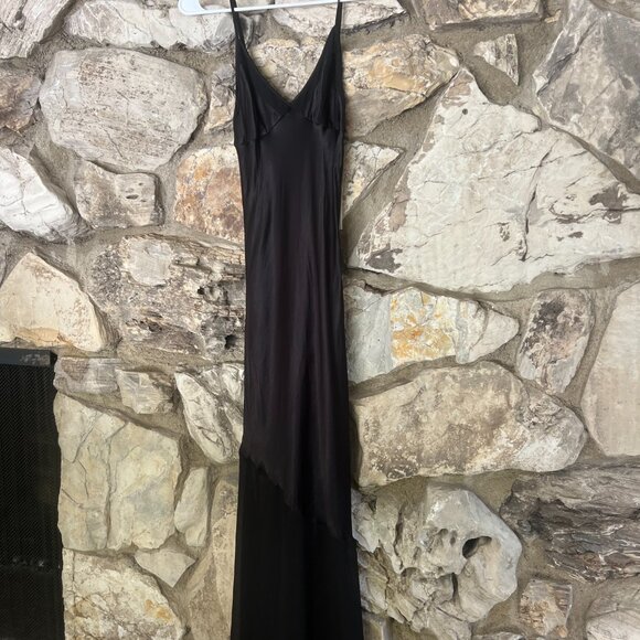 Evelyn Iridescent Satin Maxi Dress with train - Picture 7 of 10